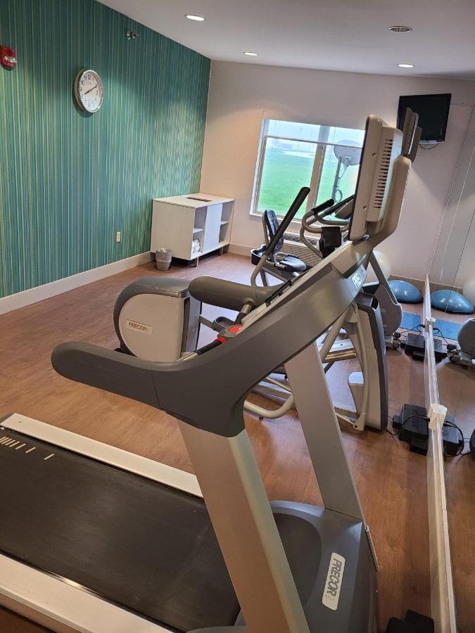 Holiday Inn Express Hotel & Suites Sheldon By Ihg Luaran gambar