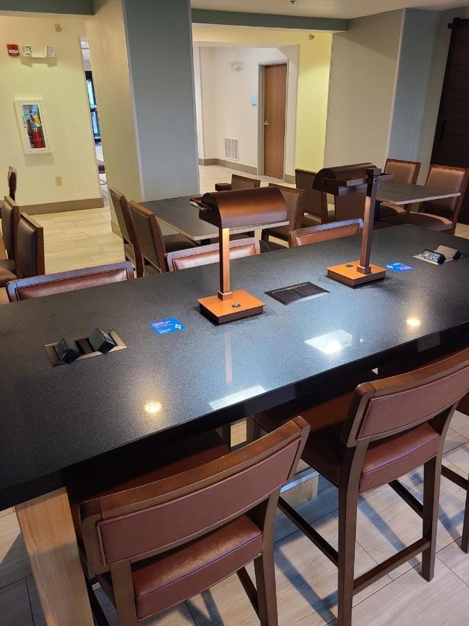 Holiday Inn Express Hotel & Suites Sheldon By Ihg Luaran gambar