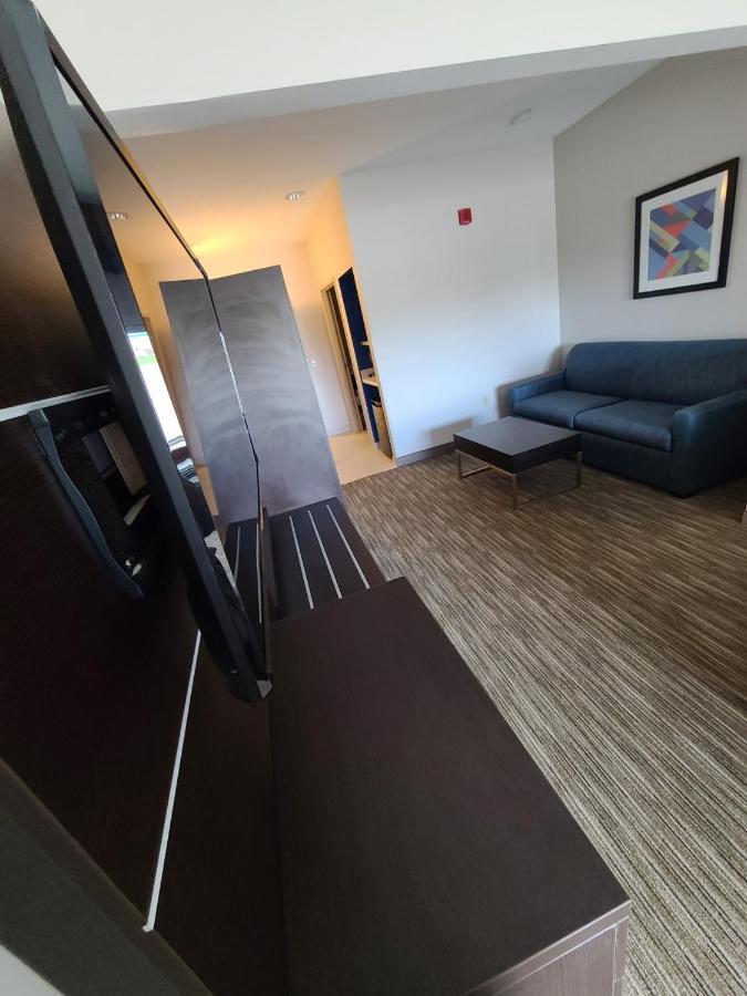 Holiday Inn Express Hotel & Suites Sheldon By Ihg Luaran gambar