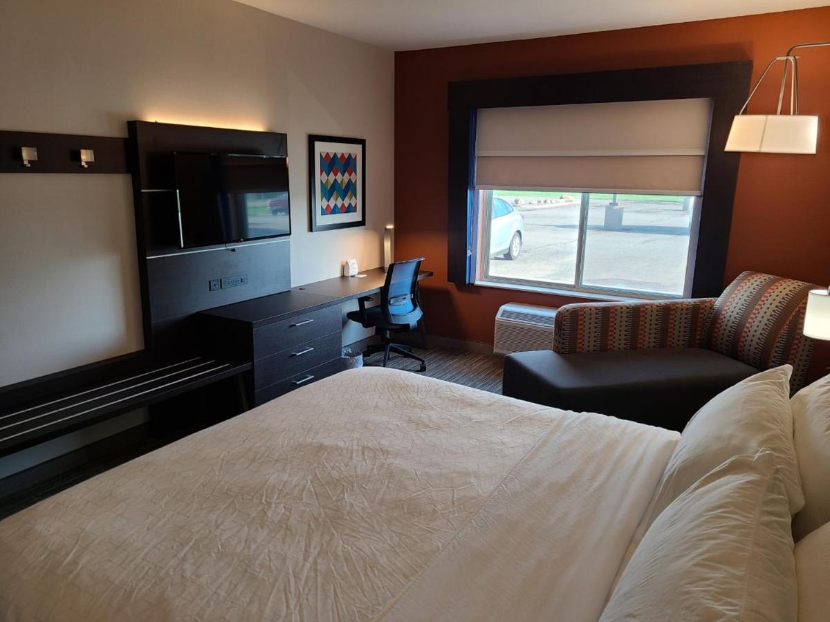 Holiday Inn Express Hotel & Suites Sheldon By Ihg Luaran gambar