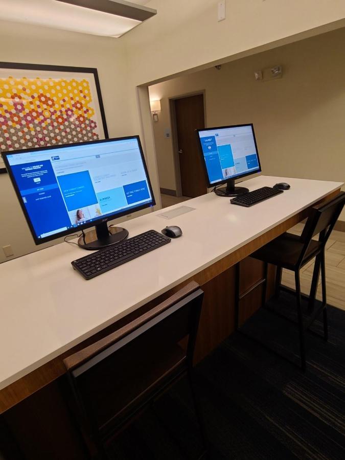 Holiday Inn Express Hotel & Suites Sheldon By Ihg Luaran gambar