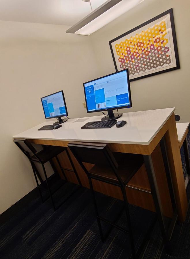 Holiday Inn Express Hotel & Suites Sheldon By Ihg Luaran gambar